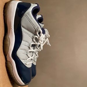 Jordan 11’s low Blues